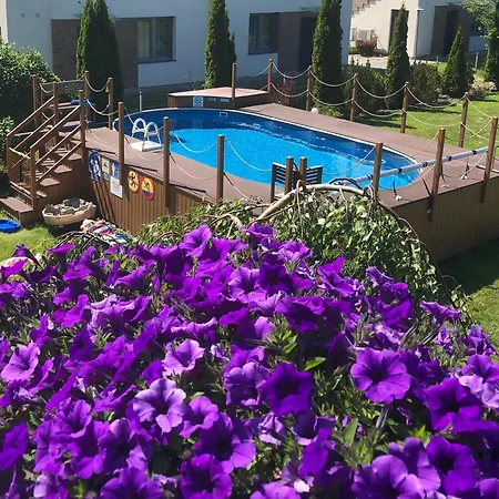 Aura Guest house *